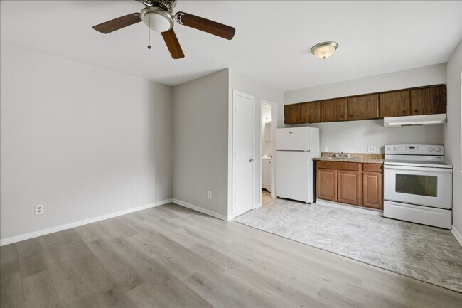 Foto del edificio - 8820 E 45th St
