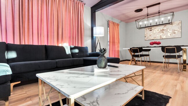 Foto del edificio - Fully furnished 3/2 Ardmore Highly Desired Neighborhood in ARDMORE