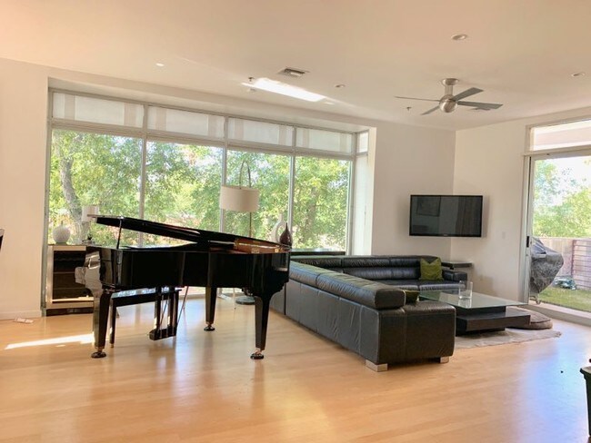 Foto del edificio - 7530 E Main St