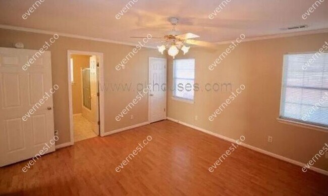 Foto del edificio - 43 Spring Pl Dr