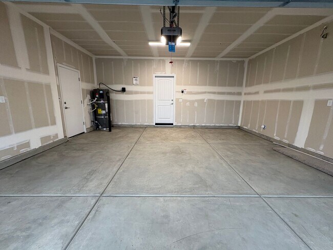 Foto del edificio - Woodside Home in NW Visalia Available Now!