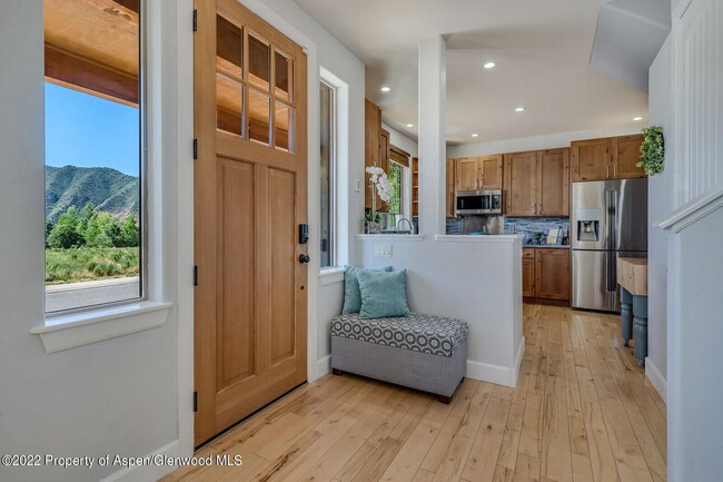 Building Photo - 141 White Horse Dr