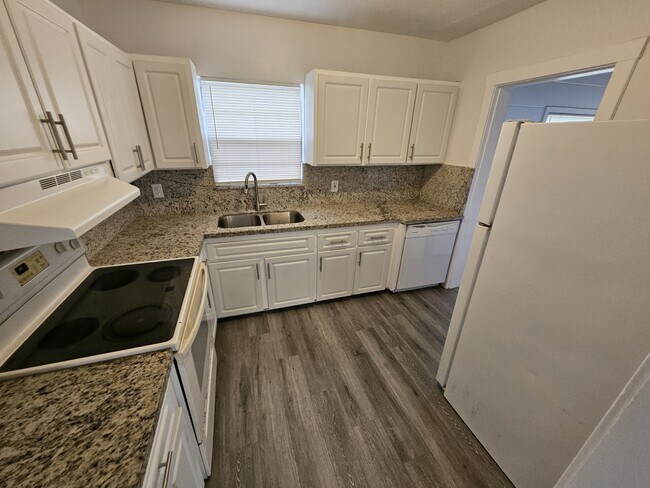 Foto del edificio - 2121 NW 28th St