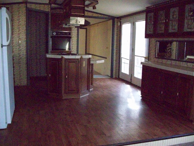 Kitchen - 288 Outback Dr