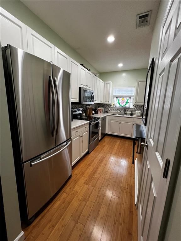 Foto del edificio - 324 Moss Creek Ln