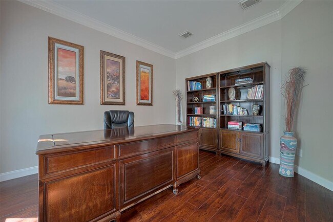 Building Photo - 4707 Gladesdale Park Ln