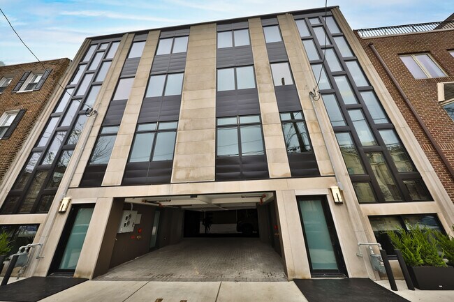 Foto del edificio - 1020 Christian St