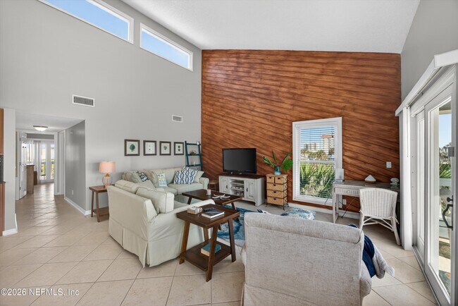 Foto del edificio - 724 1st St S
