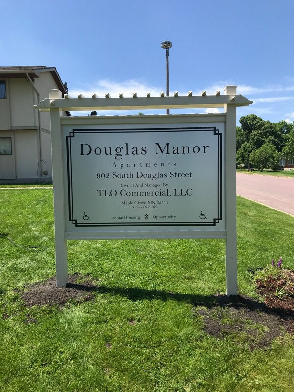 Foto principal - 902 S Douglas St