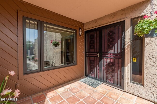 Building Photo - 20 E Redondo Dr