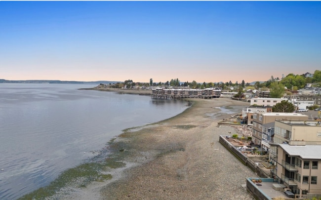 Building Photo - 4135 Chilberg Ave SW