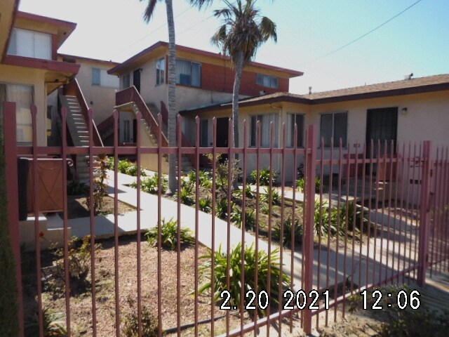 Entry to property - 3334 W 85th St