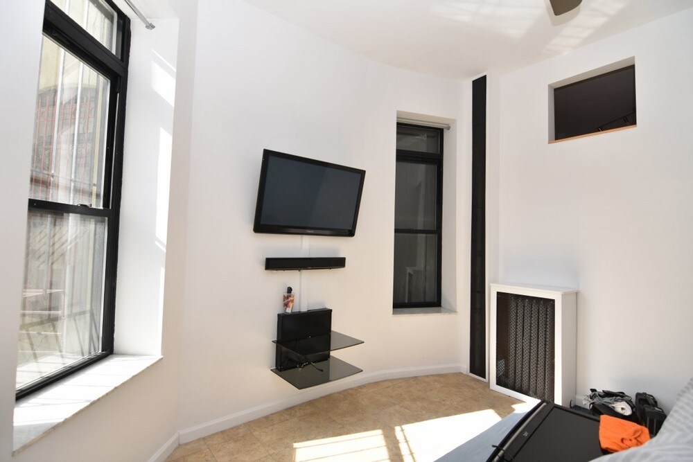 www.TamayConstructions.com - 52 W 125th St