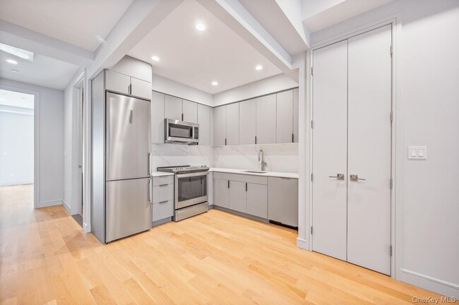 Foto del edificio - 30-61 38th St