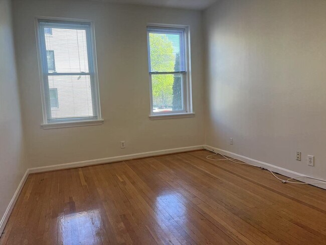 Building Photo - 1423 Commonwealth Ave