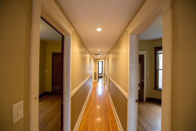 Building Photo - 2554 N Kedzie Blvd