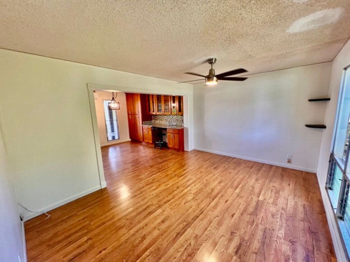 Primary Photo - Waiau Gardens Kai D -3 Beds/ 1.5 baths/ 1 ...
