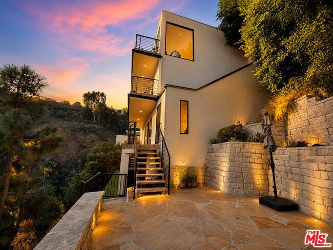 Foto del edificio - 9300 Warbler Way