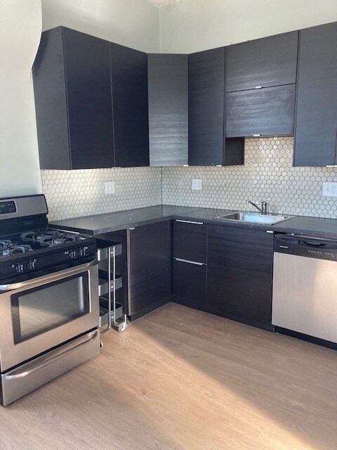Updated kitchen with lots of storage - 732 Overton St