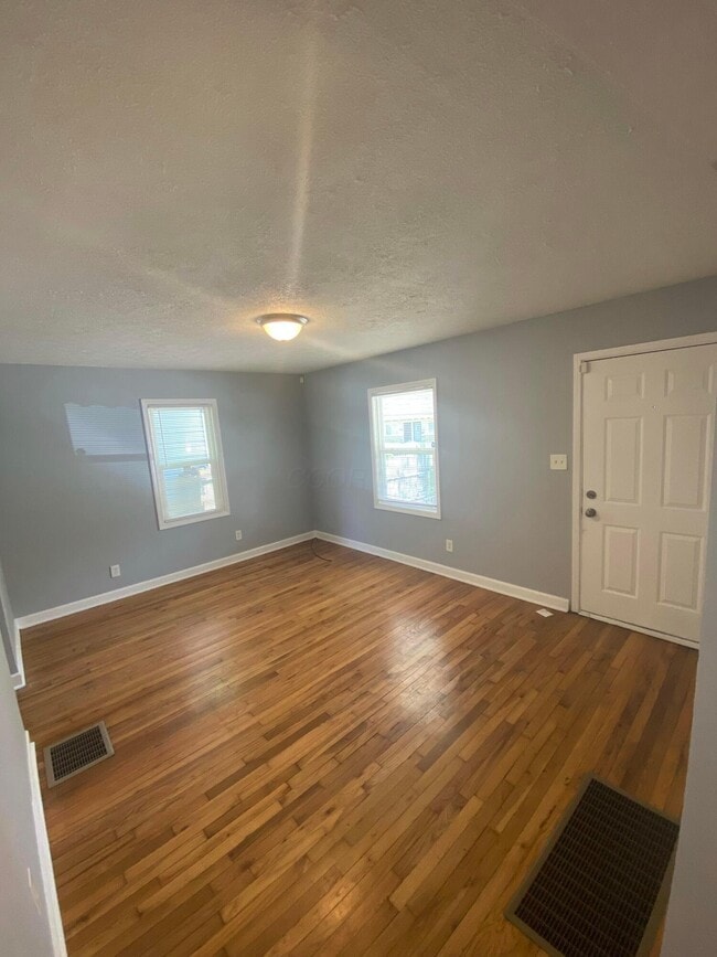Building Photo - 2299 Hamilton Ave