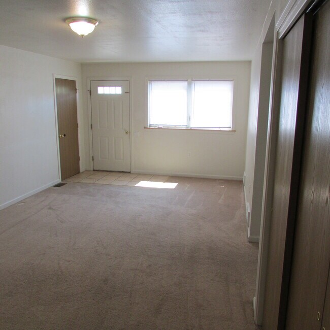 Gran sala de estar - 2156 Frances St