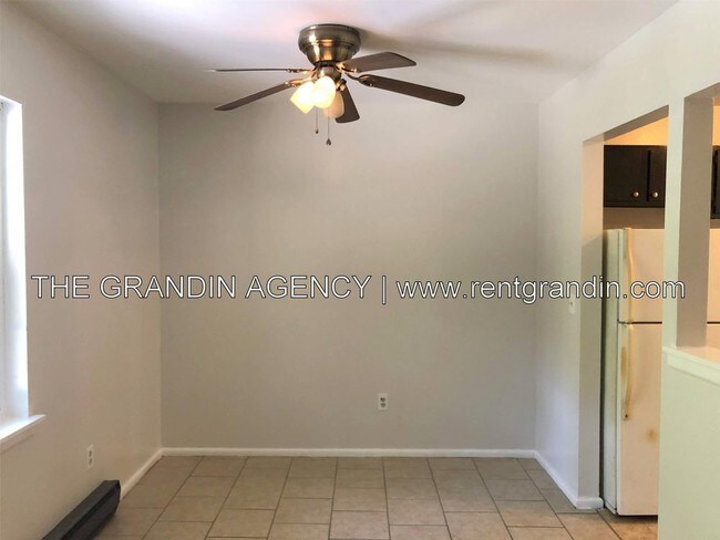 Foto del edificio - 636 Allison Avenue Southwest - 6
