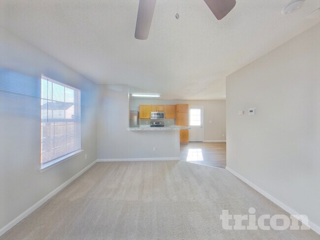 Foto del edificio - 1122 Waverly Pl Dr