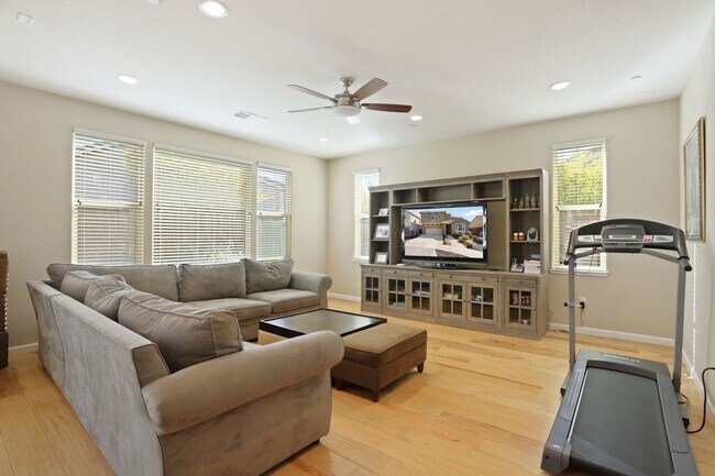 Foto del edificio - **Rent Reduction** Beautiful home in desirable Spring Lake community Woodland