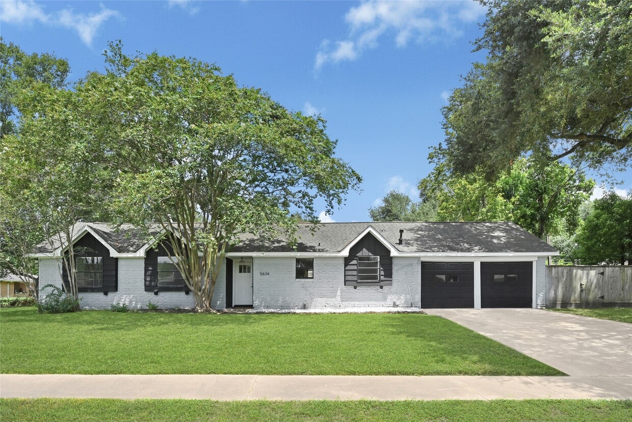 Primary Photo - 5634 Cerritos Dr