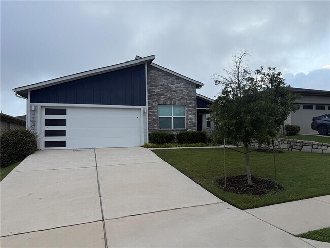Foto del edificio - 4604 Tully Dr