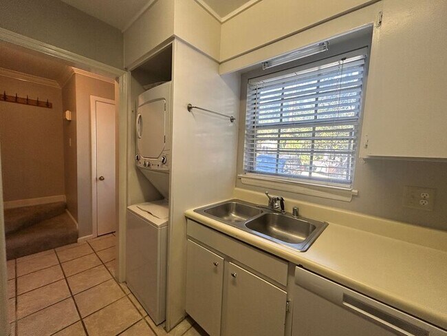 Foto del edificio - 806 Vestavia Villa Ct
