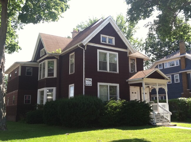 Foto del edificio - 639 Amherst Ave
