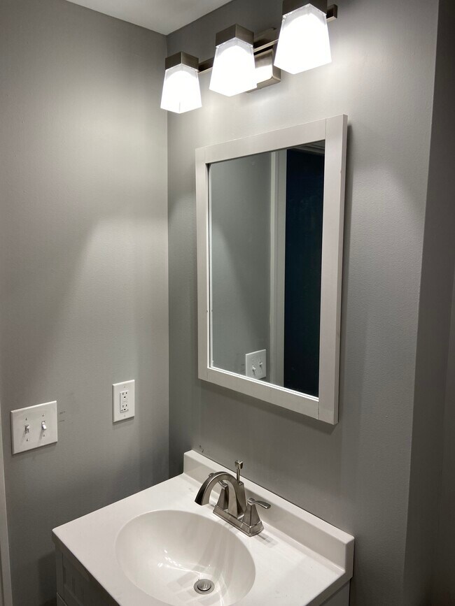 Foto del edificio - 215 N Bridge St