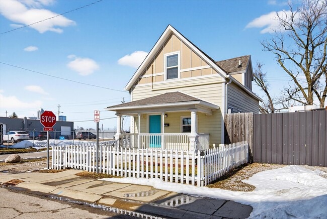 Foto del edificio - 1302 Deloss St