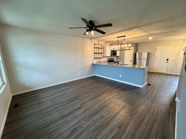 Foto del edificio - Dream House!! 4 Bedroom 3 Bath House in Davenport is a MUST SEE!!