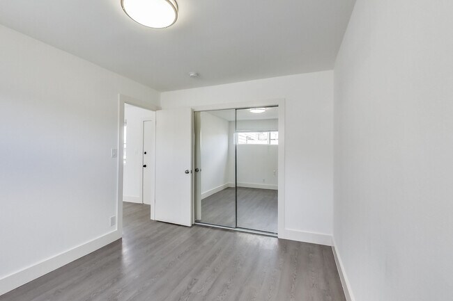 Foto del edificio - 2240 Larkin