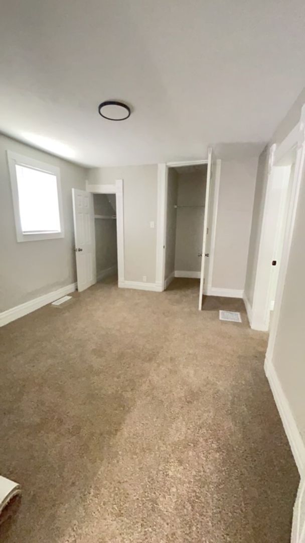 Foto del edificio - 1333 E Main St