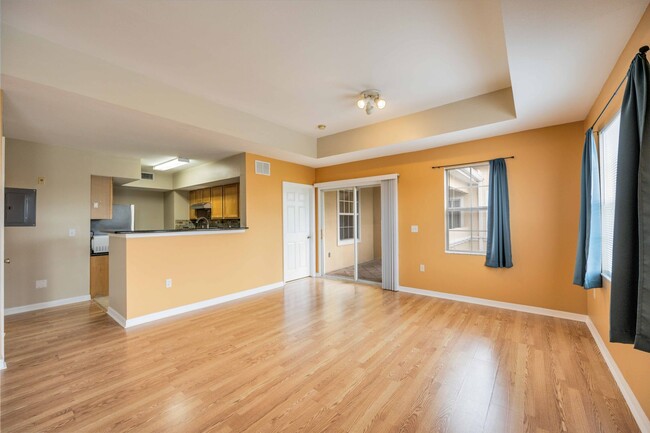 Foto del edificio - 2/2 condo at the Villagio becoming availab...