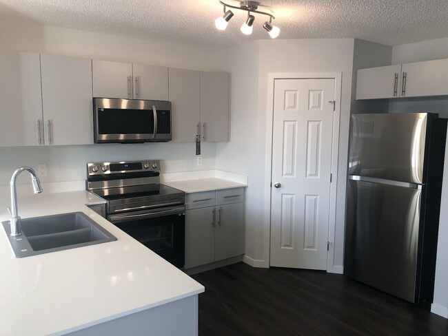 Building Photo - Brand New 3 Bdrm/2.5 baths in the Neighbor...