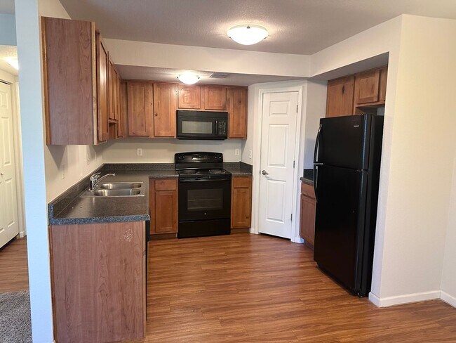 Foto del edificio - 3 Bed | 2.5 Bath | 2 Car Garage Townhome in Grain Valley