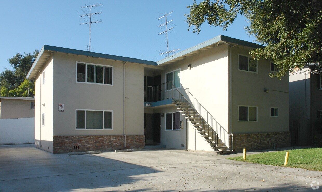 Building Photo - 2130 Rexford Way