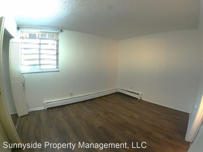 Building Photo - 3 br, 1.5 bath House - 1065 University Ave...