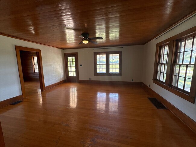 Foto del edificio - 4350 Stephenson Rd