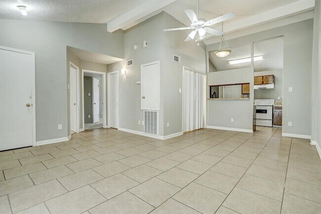 Foto del edificio - 12655 Marble Dr