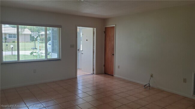 Foto del edificio - 2711 Orange Grove Dr