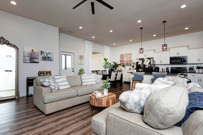 Building Photo - 2382 Athens St