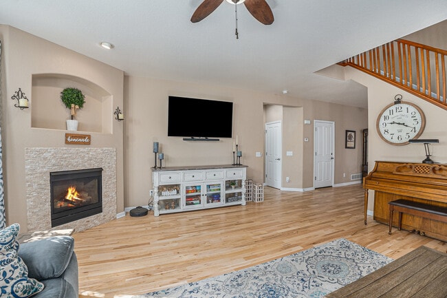 Building Photo - 9115 McClintock Dr