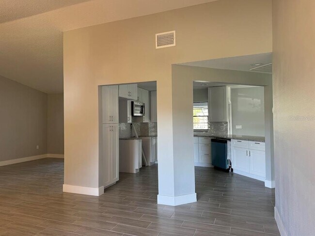 Foto del edificio - 5835 Colony Pl Dr
