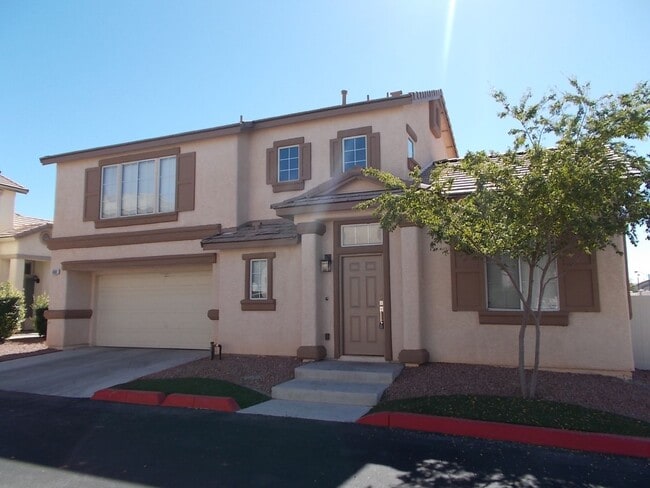 Building Photo - Modern 3-Bedroom Home in Prime Location wi...