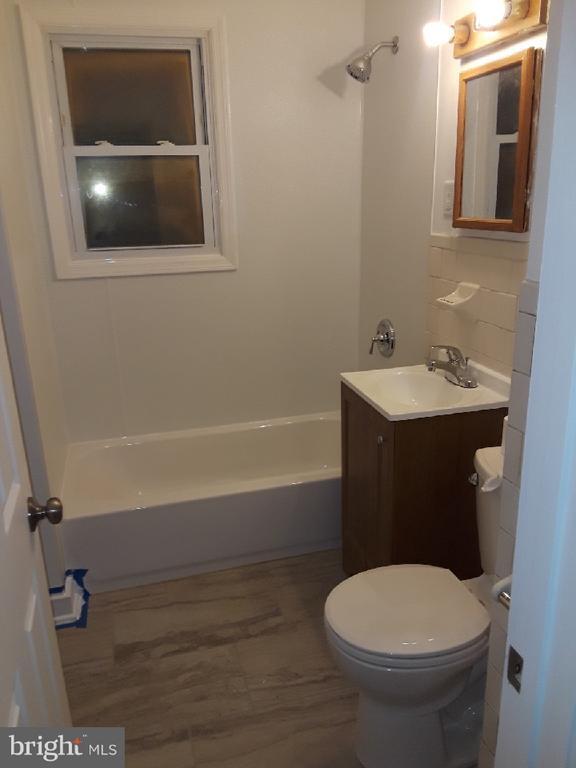 Foto del edificio - 239 Seneca Ave